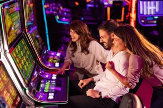 Responsive mobile gameplay Mobile view of Jewels of Prosperity on bet365live